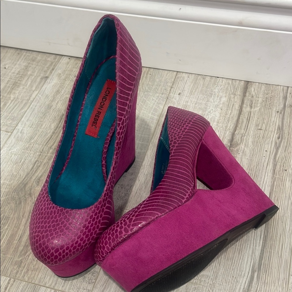 Vibrant Pink Platform Shoes with Textured Finish Sz 8